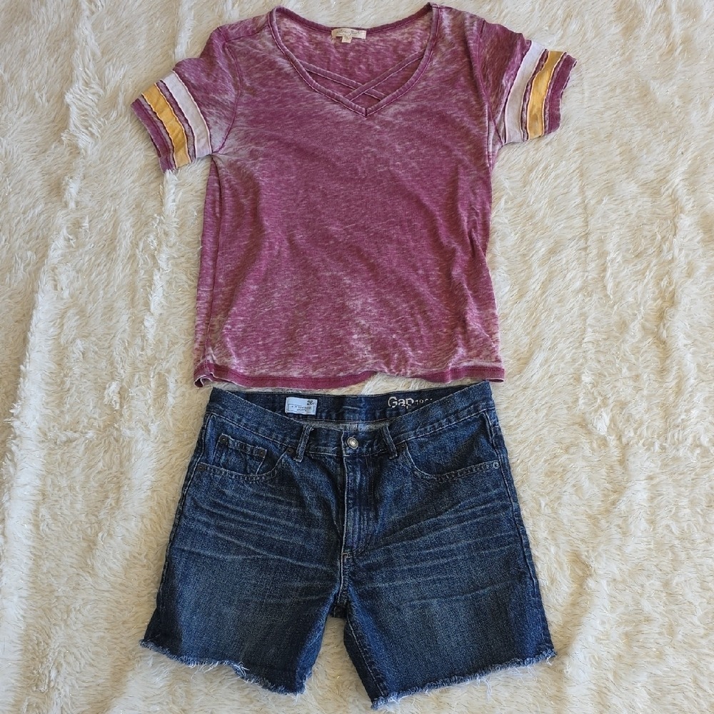 Gap Sexy Boyfriend Denim Shorts & Ultra Flirt V-Neck Top Bundle Set Womens 26 S